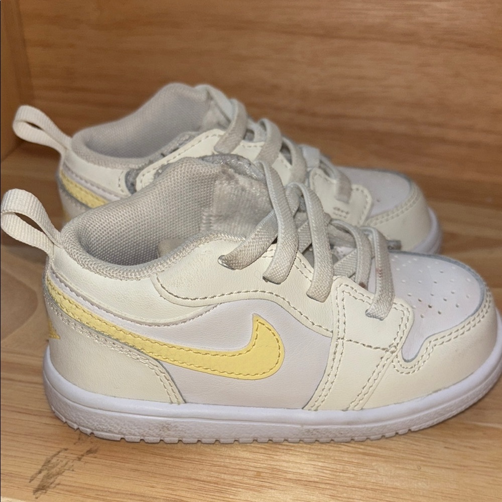 NIKE Kids Cream and Yellow Sneakers